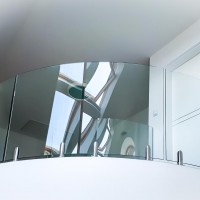balustrada ze szkła giętego 1