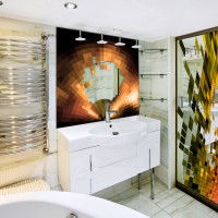 Dekorowane grafiką lustra łazienkowe